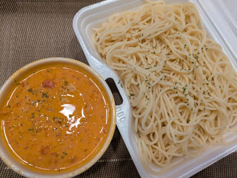 エビトマトクリームパスタ